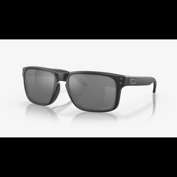 Oakley sunglasses! Never worn before, still have box! - Picture 2 of 4